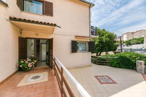 Haustierfreundliches Apartment nur 580 Meter zum Strand mit Meerblick