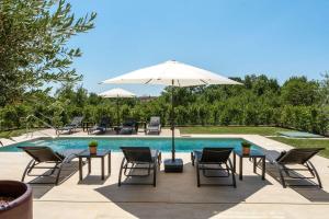 Atemberaubende Villa mit Privatpool, Sauna, Billard, Kicker, Heimtrainer, BBQ