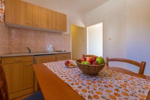 Lauschiges Apartment nur 300 Meter zum Strand mit Meerblick und Kinderschaukel