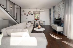 Malerische Steinvilla mit Privatpool, fantastischem Panoramablick, Garten und Grill