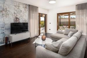 Malerische Steinvilla mit Privatpool, fantastischem Panoramablick, Garten und Grill