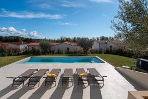 Besonderes Steinhaus mit Privatpool, Panoramablick, Garten, Grill, Waschmaschine