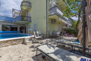 Helles Apartment nur 400 Meter zum Strand mit traumhaften Meerblick und zwei Bikes