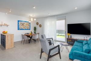 Luxusapartment mit Moskitonetzen, gutem Restaurant ums Eck, WiFi, Liegen