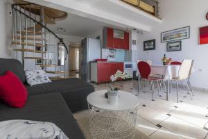 Helles Apartment nur 400 Meter zum Strand mit traumhaften Meerblick und zwei Bikes