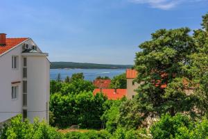 Helles Apartment nur 300 Meter zum Strand mit Meerblick, Grillplatz, Waschmaschine
