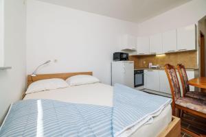 Malerisches Studio-Apartment mit Meerblick, Privatparkplatz, Klima