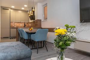 Komplett renoviertes Apartment nur 500 Meter zum Strand mit Grill, Smart-TV, Wäschetrockner