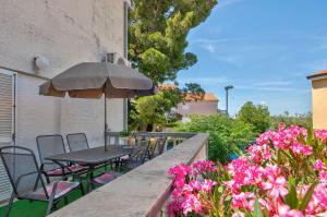 Ausgefallenes Apartment nur 390 Meter zum Strand mit Meerblick, 3 Parkplätzen, WiFi