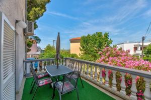 Ausgefallenes Apartment nur 390 Meter zum Strand mit Meerblick, 3 Parkplätzen, WiFi