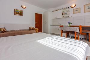 Hundefreundliches Studio-Apartment nur 250 Meter zum Strand mit Meerblick