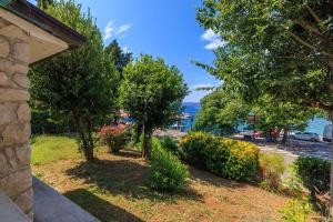 Faszinierendes Apartment nur 50 Meter zum Strand mit Meerblick, Waschmaschine, Klima, WiFi