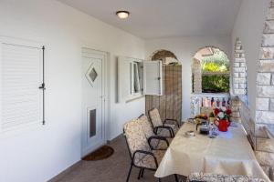 Mediterranes Apartment nur 750 Meter zum Strand mit Grill, Klima, WiFi
