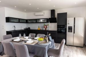 Luxusapartment mit traumhaften Meerblick und eigenem Weinkeller