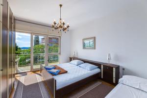 Rustikales Apartment nur 100 Meter zum Strand mit Meerblick, Balkon, Terrasse, Klima