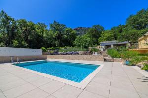 Traumhaftes Apartment mit Pool, mediterranem Garten, Grill, Babybett, WiFi