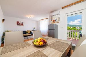 Haustierfreundliches Apartment nur 470 Meter zum Strand mit Babybett und Hochstuhl