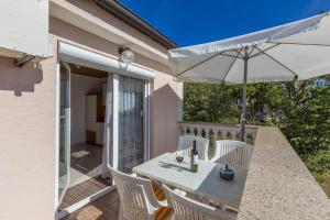 Idyllisches Apartment nur 470 Meter zum Strand mit Meerblick, Babybett - Hunde willkommen