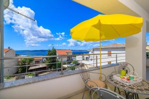 Ausgefallenes Apartment nur 650 Meter zum Sandstrand mit Meerblick