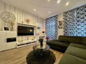 Modernes Ferienhaus in der Altstadt nur 180 Meter zum Strand mit Parkplatz, Grill, Klima