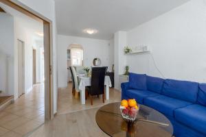 Malerisches, hundefreundliches Ferienhaus nur 400 Meter zum Strand mit BBQ, Babybett