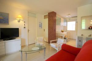 Hundefreundliches Ferienhaus mit mediterranem Garten und nur 650 Meter zum Strand