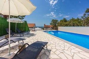 Einzigartige Villa mit Privatpool, Meerblick, Trampolin, Bikes und viele Wanderwege in der Gegend