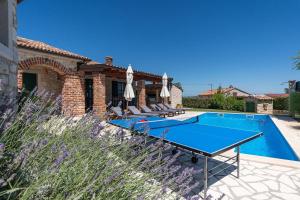 Mediterrane Villa mit Privatpool, Grill, Tischtennis und unweit des Radwegs Parenzana