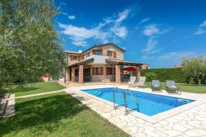 Mediterrane Villa mit privatem Salzwasserpool, Babybett, Whirlpool, Tischtennis, Spielplatz
