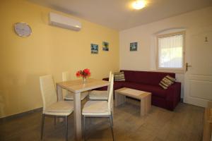 Authentisches Steinhaus mit Garten, Grill, Spielplatz, Trampolin