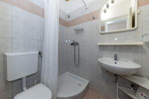 Malerisches Apartment nur 150 Meter zum Strand mit Privatparkplatz, Grill, Klima