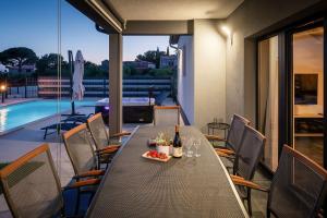 Beeindruckende Villa mit Sauna, Privatpool, Whirlpool, Panorama Meerblick