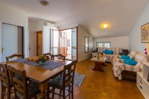 Zentrumsnahes Apartment nur 130 Meter zum Strand mit Meerblick - Hunde willkommen