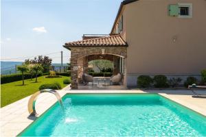 Atemberaubende Villa mit herrlichem Panoramablick, Privatpool, Kinderschaukel, BBQ