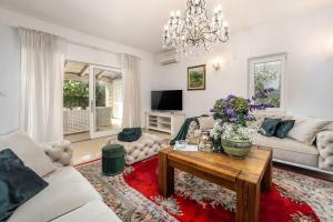 Hundefreundlliche Villa mit Privatpool, Panorama Meerblick, Outdoor-Kueche, Babybett