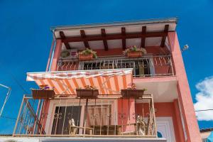 Romantisches Apartment nur 500 Meter zum Sandstrand mit Klima, WiFi, Waschmaschine