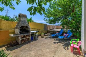 Komfortables Apartment nur 300 Meter zum Strand mit Liegestuhl, BBQ, Parkplatz