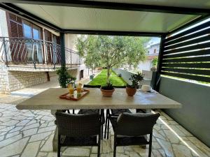 Voll ausgestattetes Apartment in Rovinj mit herrlicher Terrasse zum Geniessen