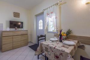 Besonderes Apartment nur 200 Meter zum Sandstrand mit Meerblick, Parkplatz, Klima