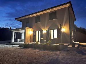 Traumhaftes Apartment in Rovinj nur 500 Meter zum Strand mit BBQ-Bereich, Parkplatz