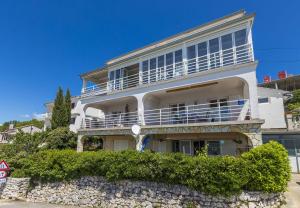 Hundefreundliches Apartment nur 120 Meter zum Strand mit Meerblick und Parkplatz