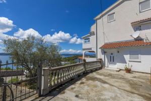 Hundefreundliches Apartment nur 120 Meter zum Strand mit Meerblick und Parkplatz