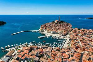 Atemberaubendes Apartment in Rovinj mit einzigartigem Panorama direkt am Meer