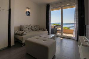 Traumhaftes Apartment nur 100 Meter zum Strand mit herrlichem Meerblick, Sauna, Whirlpool