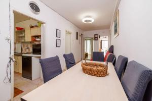 Hundefreundliches Apartment nur 130 Meter zum Strand mit 3 Parkplätzen, 4 Klimaanlagen, WiFi