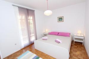 Helles Apartment mit idyllischem Grillplatz, Babybett, Privatparkplatz