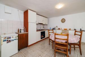 Idyllisches Apartment nur 200 Meter zum Strand mit Privatparkplatz, Klima, Waschmaschine