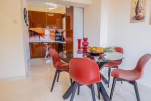 Zentrumsnahes Ferienhaus mit Privatparkplatz, Eintrittskarten für Bootsausflug und Aquarium