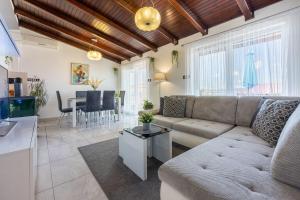 Modernes Apartment in Traumlage nur 70 Meter zum Strand mit Parkplatz, Meerblick, Hundefreundlich