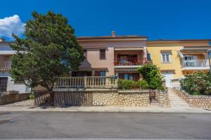 Cozy Apartment nur 250 Meter zum Strand mit Meerblick, Grillplatz, Privatparkplatz